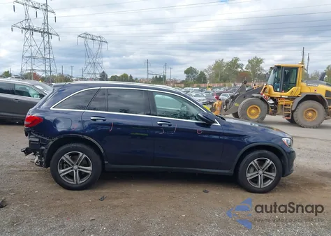 2016 Mercedes-Benz Glc 300 4Matic z USA, uszkodzony, nr VIN WDC0G4KB1GF069671